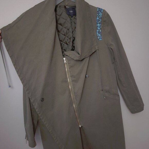 EUC Tyli green jacket w/ removable inner vest & embellished stone shoulders, L - Picture 6 of 11